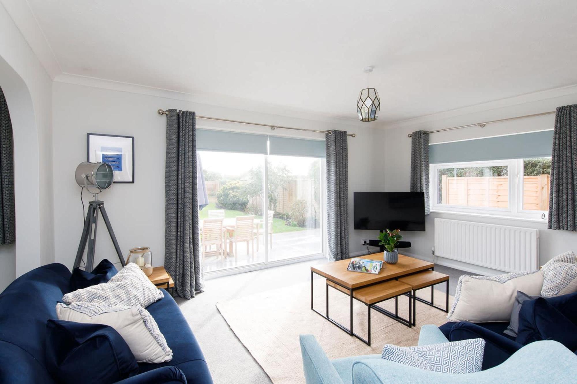 Spacious Home For 8 In Witterings - Walk To Beach East Wittering Luaran gambar